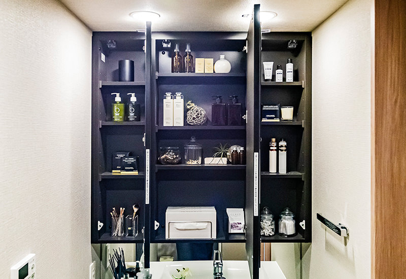 吊り戸　耐震ラッチ