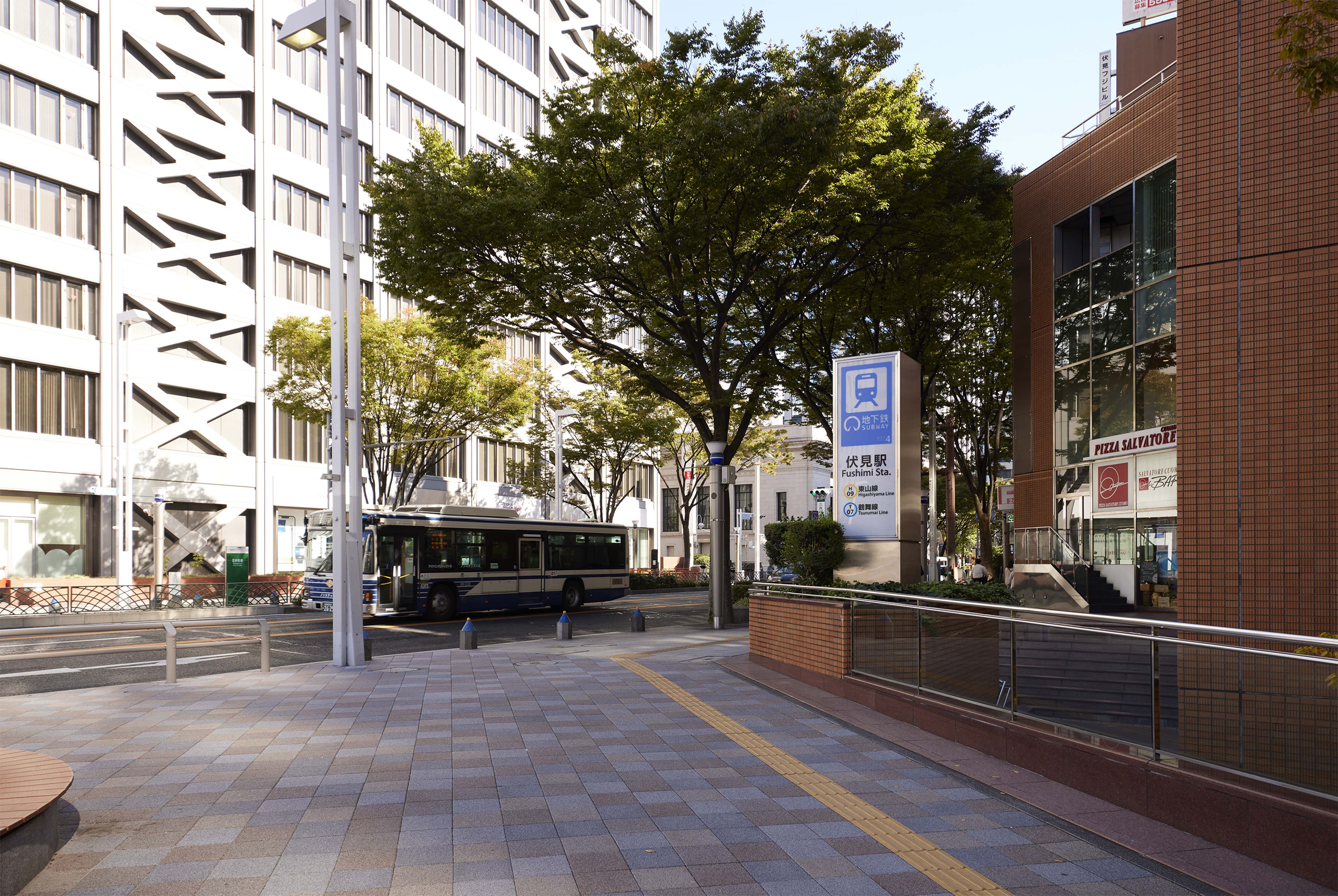 名古屋市営地下鉄東山線・鶴舞線 伏見駅