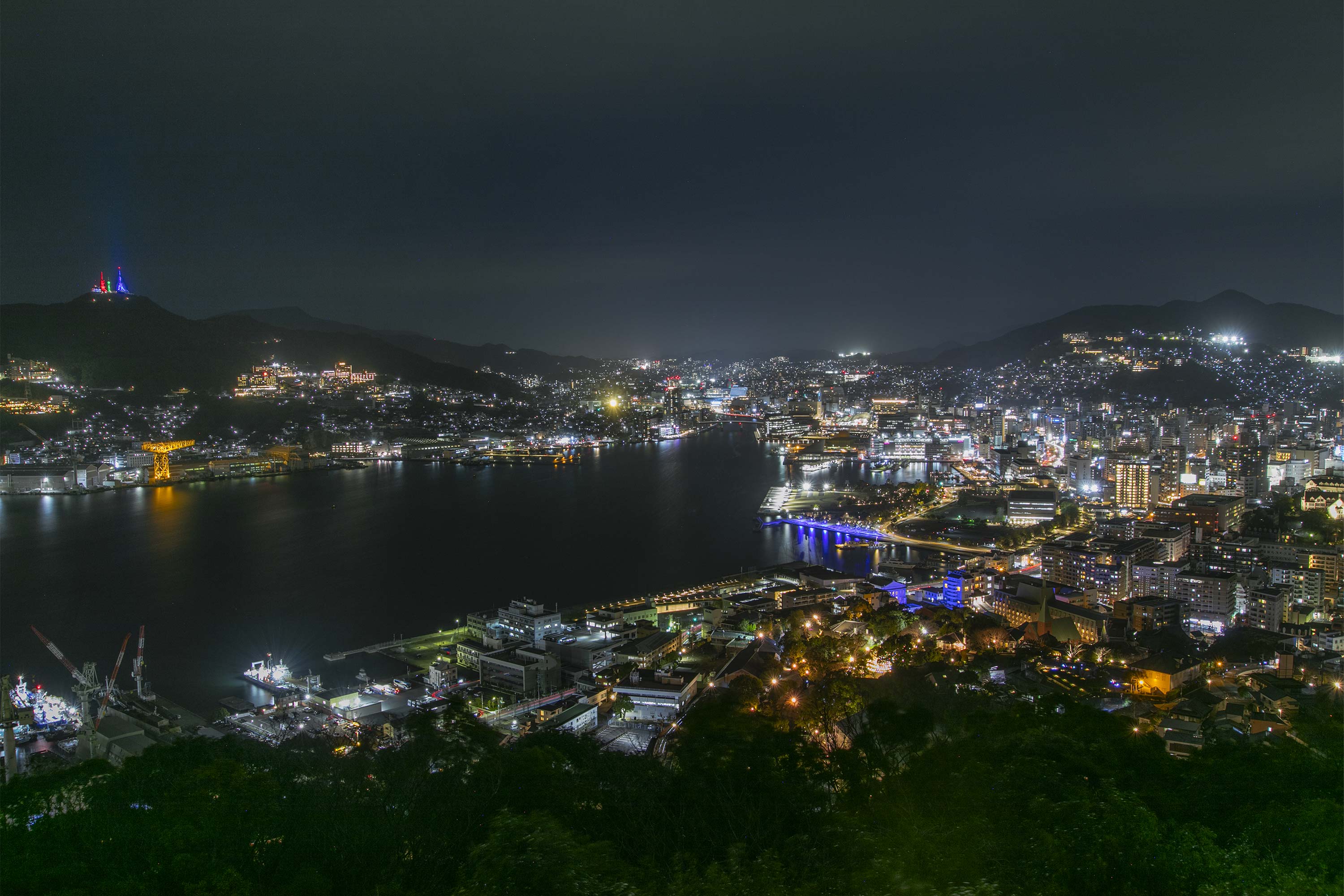 マンションも夜景の一部に